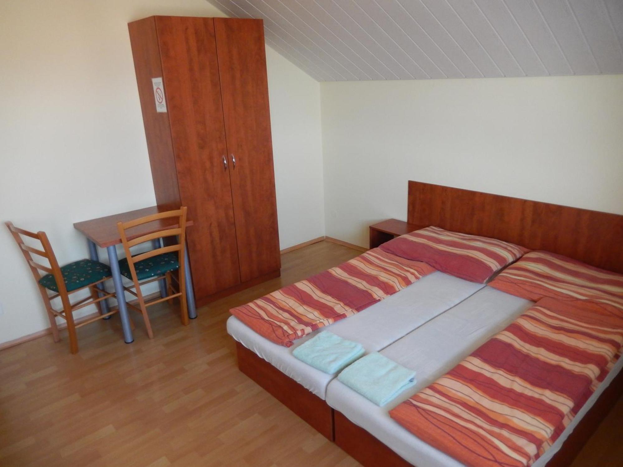 Penzion Kaplna Zimmer foto