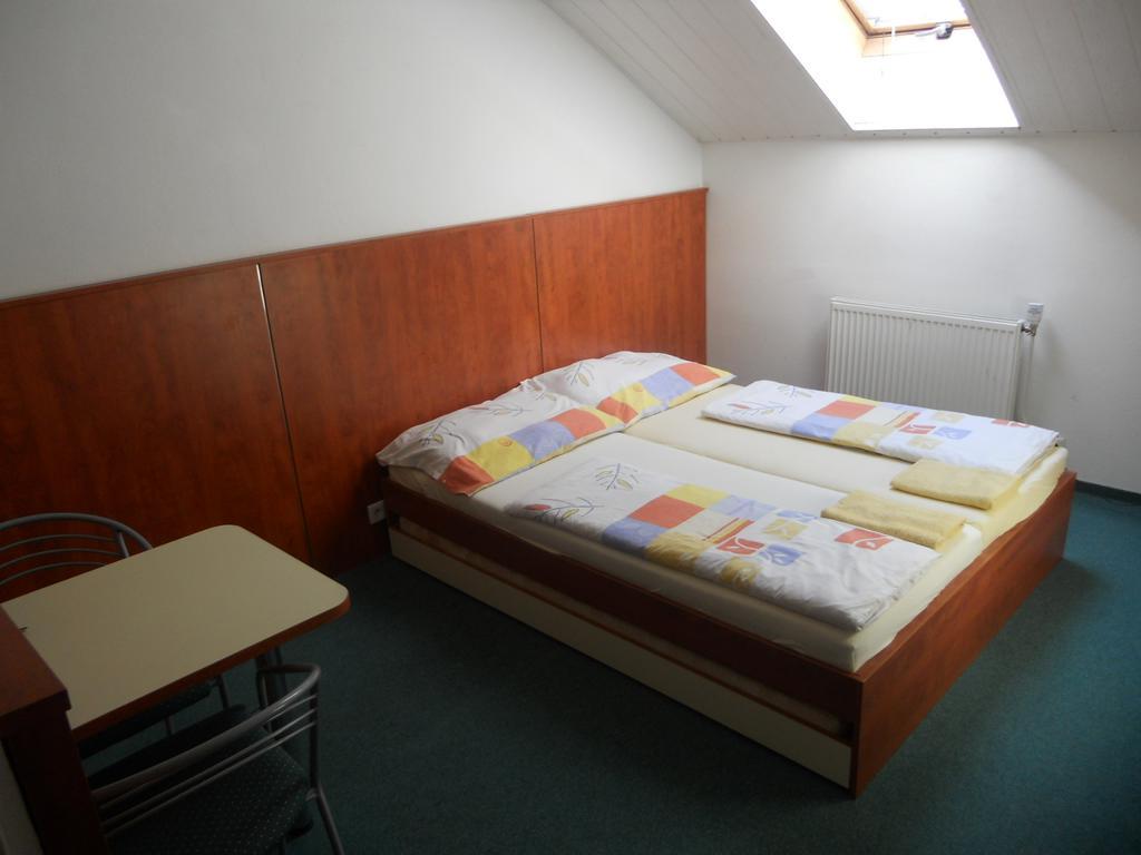 Penzion Kaplna Zimmer foto